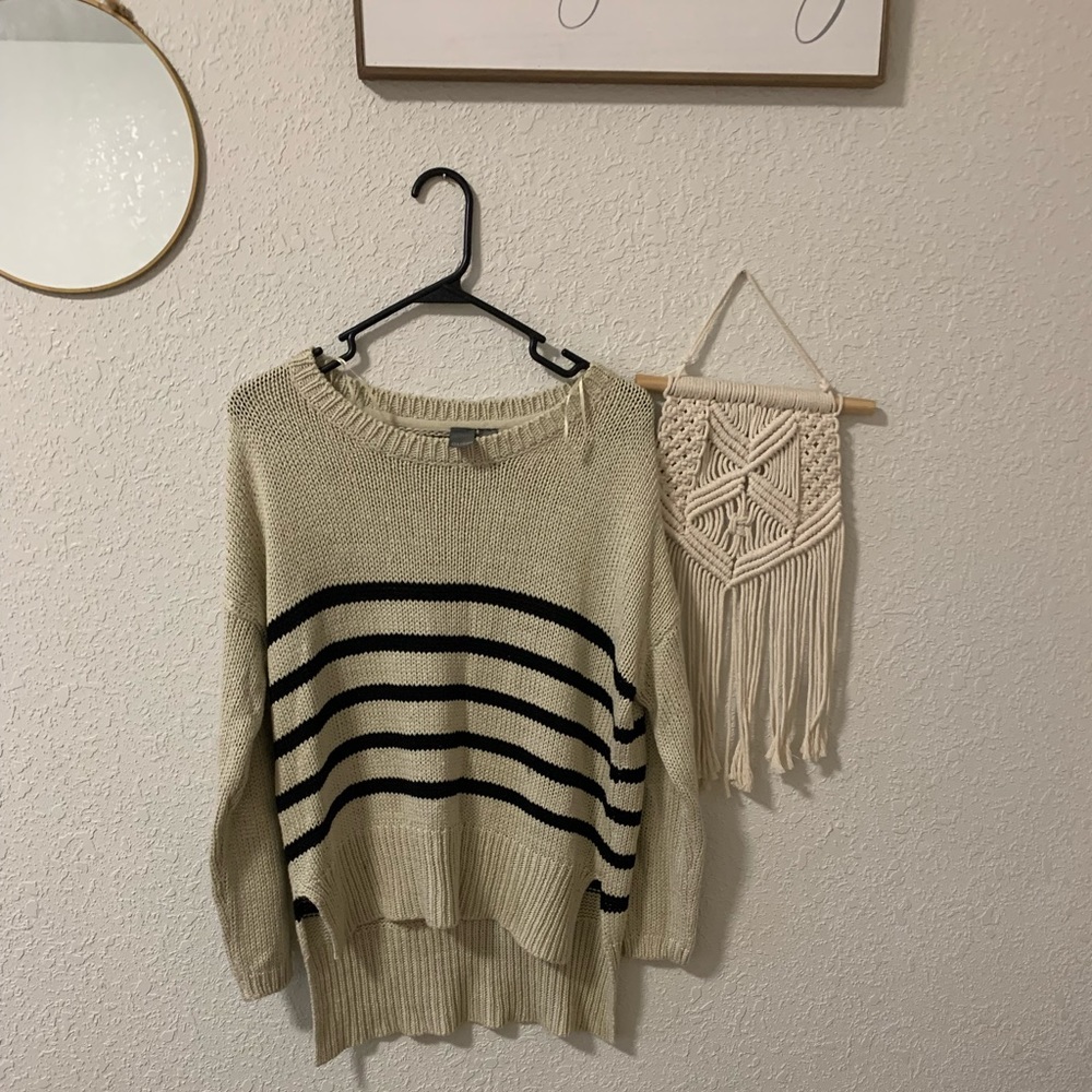 Quinn Sweater Size Small